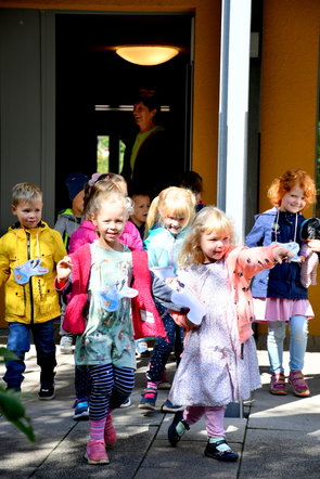 Kinder der Kita bei ihren Auftritt