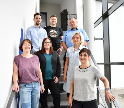 Der Personalrat: Katharina Pölz, Yvonne Schwarz (vorn v. l.), Sabrina Heffe, Sylvia Leffler (mitte), André Haufe-Ludwig, André Schwarze und Christian Hoßbach (v. l.) Der Personalrat: Katharina Pölz, Yvonne Schwarz (vorn v. l.), Sabrina Heffe, Sylvia Leffler (mitte), André Haufe-Ludwig, André Schwarze und Christian Hoßbach (v. l.)