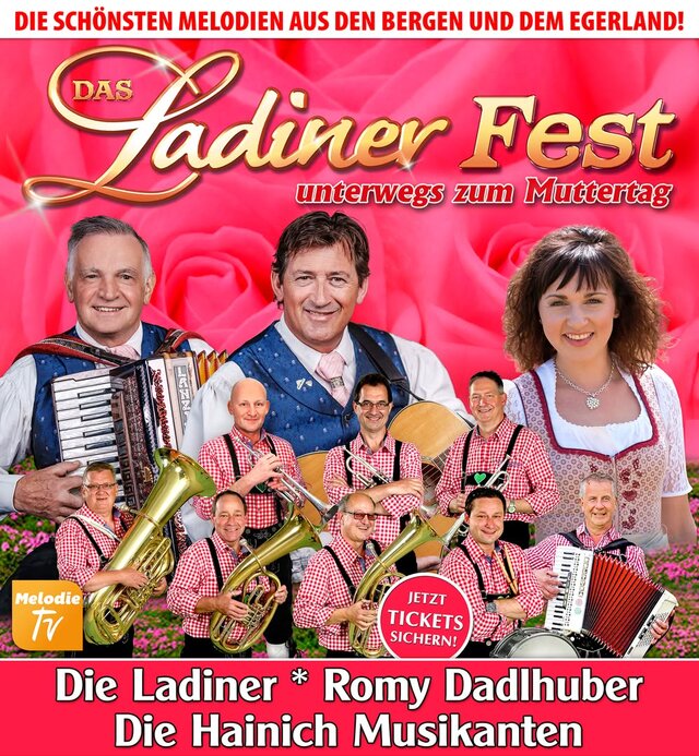 Rotes Plakat mit den Fotos von Die Ladiner, Romy Dadlhuber und die Hainich Musikanten