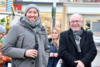 Stefan Schmidt, Abteilungsleiter Kultur, und Bürgermeister Ralf Hauboldt eröffneten den Weihnachtsmarkt.