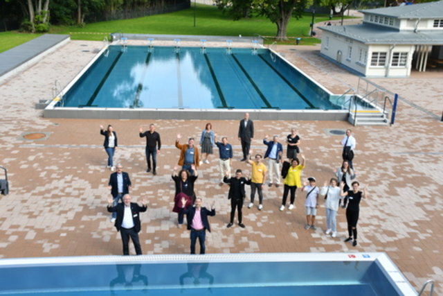 Gruppenbild im Freibad