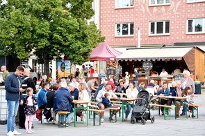 Zahlreiche Bescuher auf dem Obermarkt