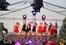 Eine Tanzgruppe des Tanzsportverein beim Auftritt im Festzelt.