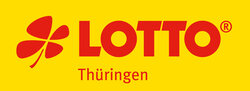 Logo von LOTTO Thüringen mit rotem Schriftzug auf gelbem Hintergrund und stilisiertem Kleeblatt-Symbol.