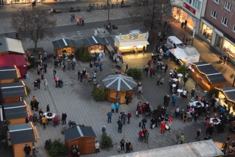 Stadt sucht Partner für Weihnachtsmarkt.