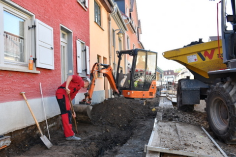 Baggerarbeiten für Fußweg in der Neutorstraße