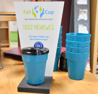 FairCups, die es bereits bei der Bäckerei Bergmann sowie im Weltladen LOCODEMU zu kaufen gibt. 