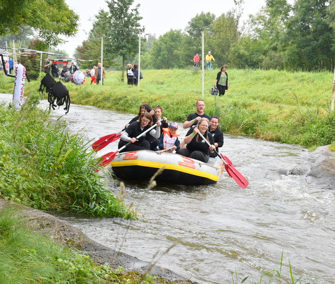 Kita-Boot auf dem Kanal