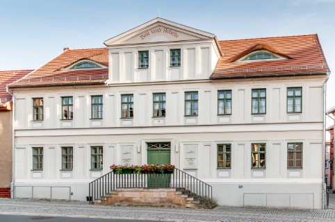 Stadt- und Kreisbibliothek am 23. August 2021 erst ab 13 Uhr geöffnet. 